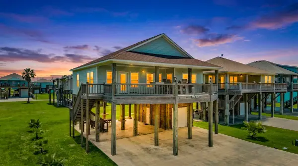 853 Wommack, Crystal Beach, TX 77650