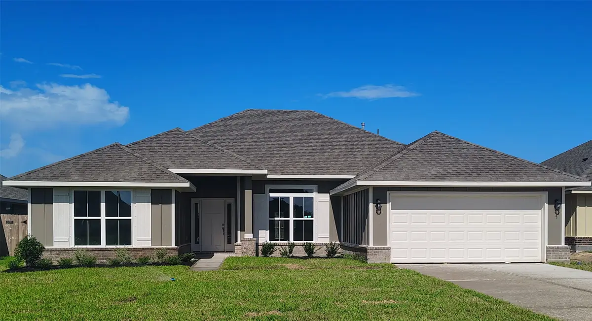 5 Keystone Court, Angleton, TX 77515 - Image #1