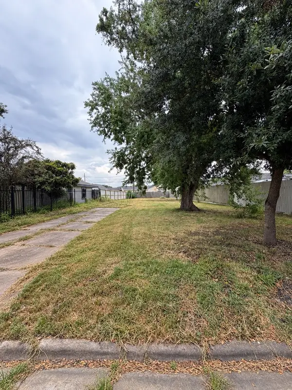 7351 Remegan Road, Houston, TX 77033
