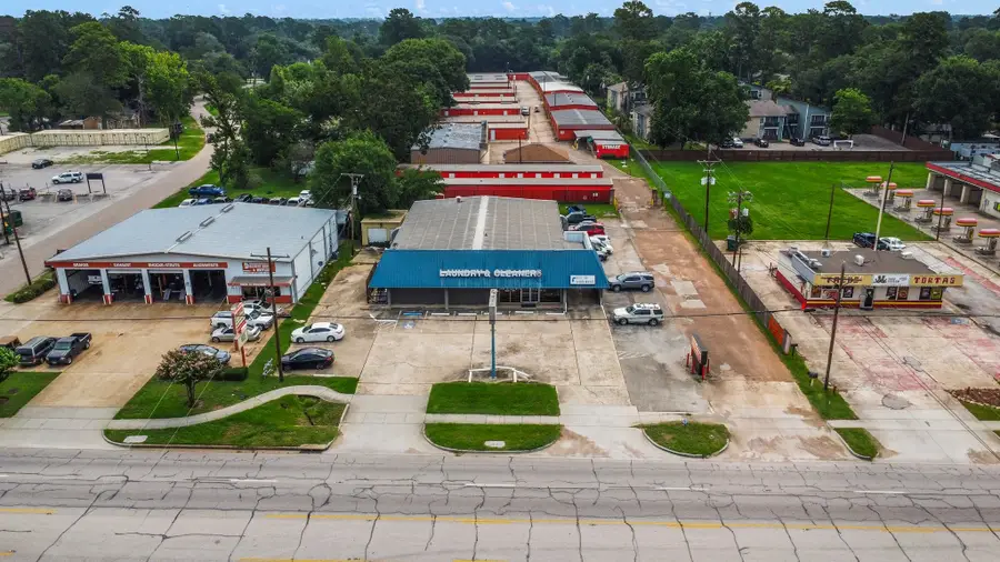 1806 N Frazier Street, Conroe, TX 77301 - Image #2