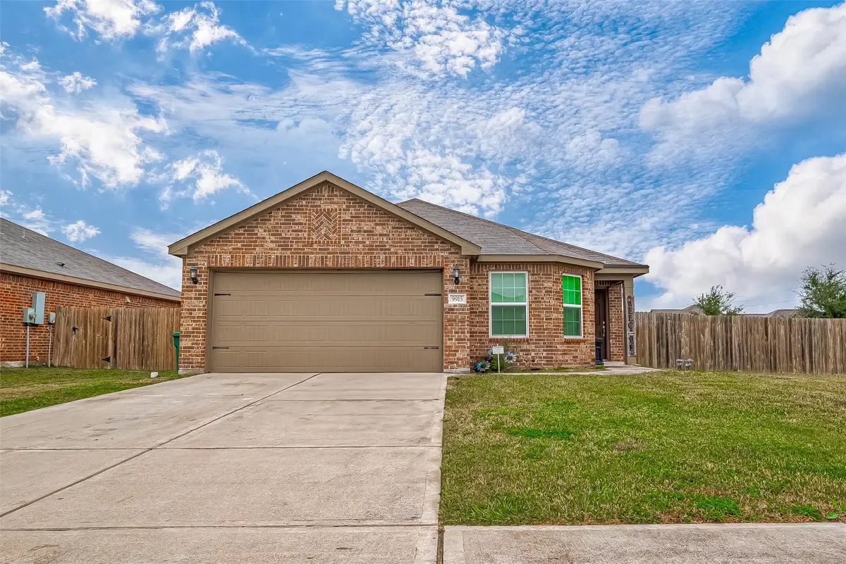 9915 Garnet Grove Drive, Rosharon, TX 77583 - Image #1