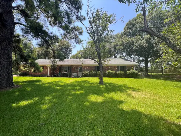 204 Gerald Street, Willis, TX 77378