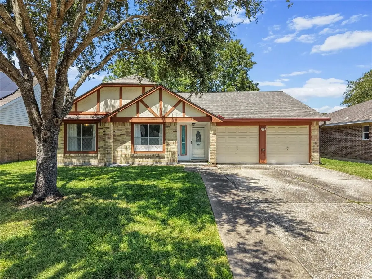 2790 Pinewood Drive, League City, TX 77573 - #1