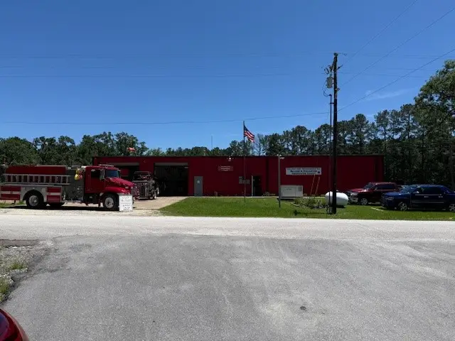 141 W Lakeside Drive, Huntsville, TX 77320 - Image #2