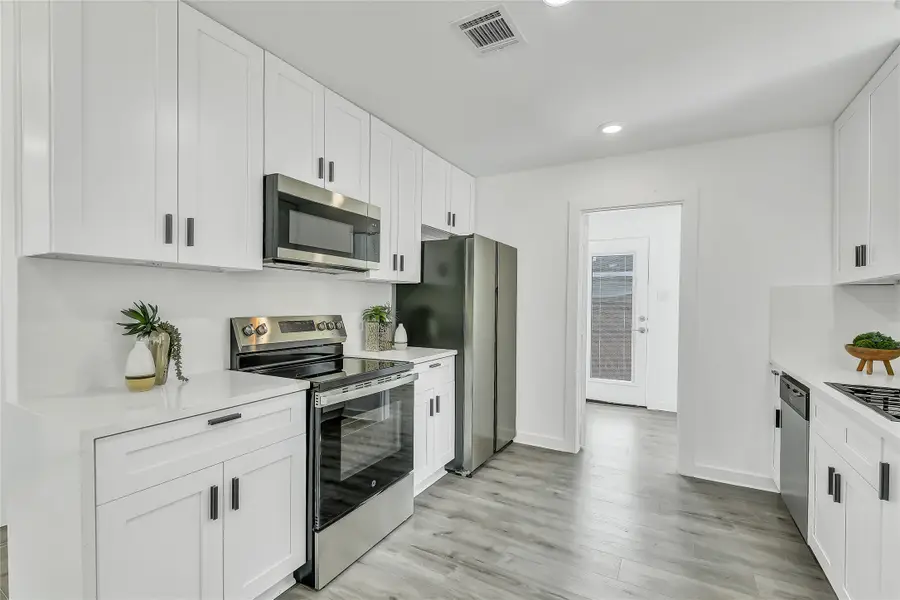 110 Harris Court, Houston, TX 77009 - #3
