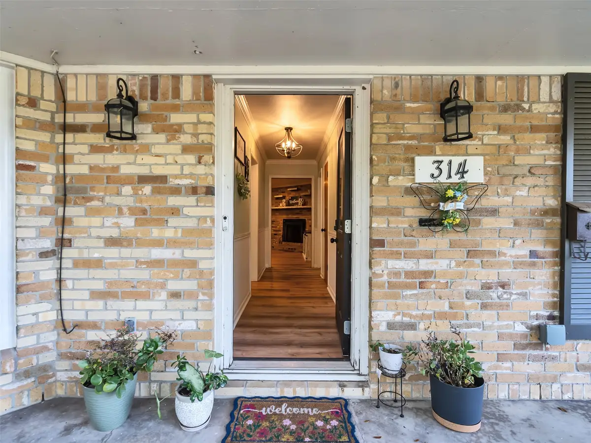 314 Coke Lane, Alvin, TX 77511 - #1