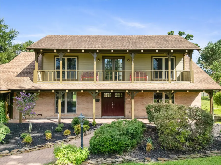 318 Lakeshore Drive, El Lago, TX 77586 - #2