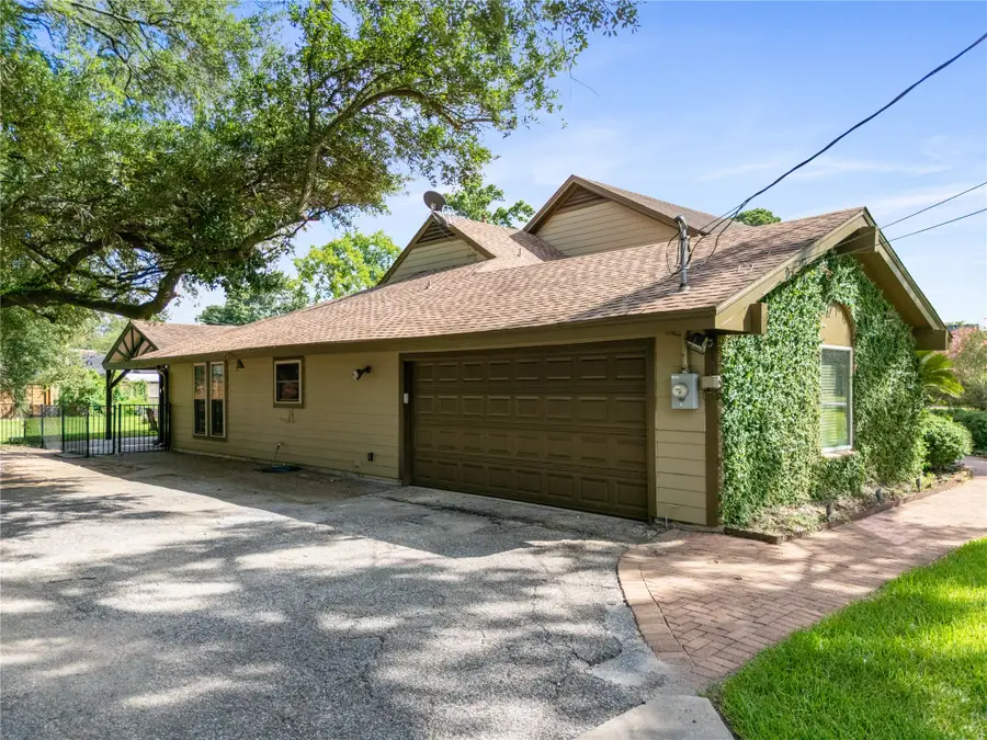 318 Lakeshore Drive, El Lago, TX 77586 - #3