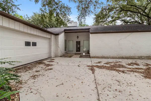 11302 Piping Rock Drive, Houston, TX 77077