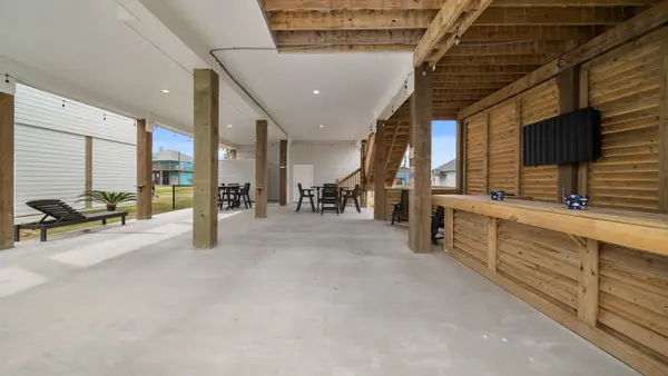 991 Seadrift Drive, Port Bolivar, TX 77650