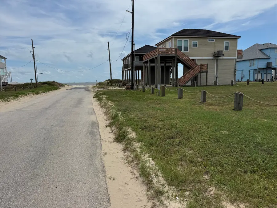827 O Neil Road, Port Bolivar, TX 77650 - #2
