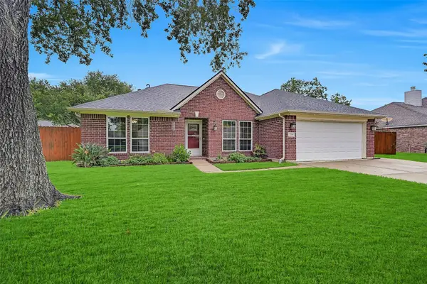 2220 Manchester Lane, Pearland, TX 77581