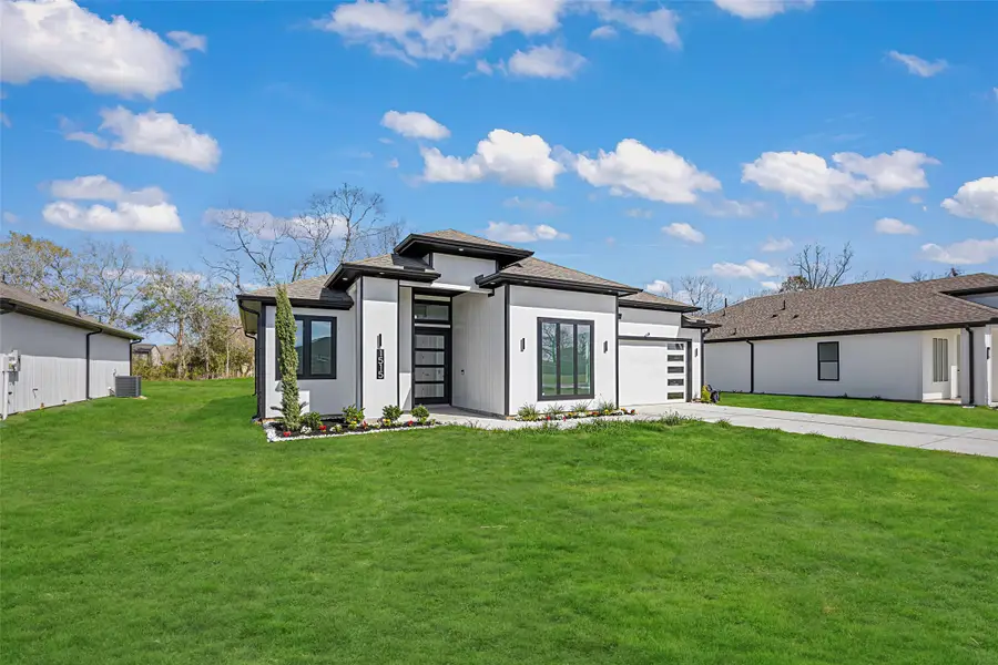 1515 Waco St, Dayton, TX 77535 - #3