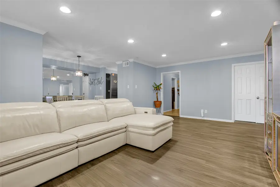 351 N Post Oak Lane #610, Houston, TX 77024 - Image #2