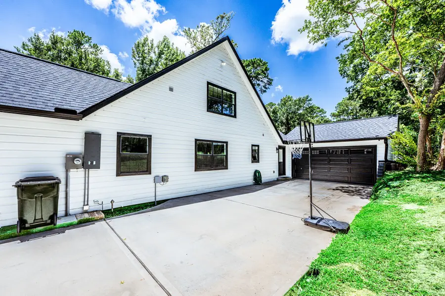 2130 Avenue N 1/2, Huntsville, TX 77340 - #2