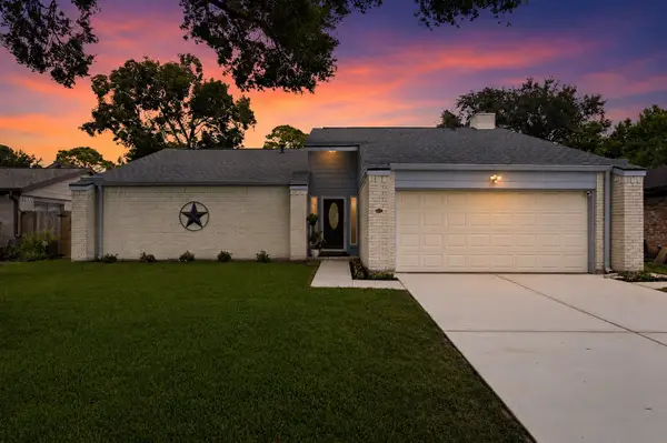 16319 Mill Point Drive, Houston, TX 77059