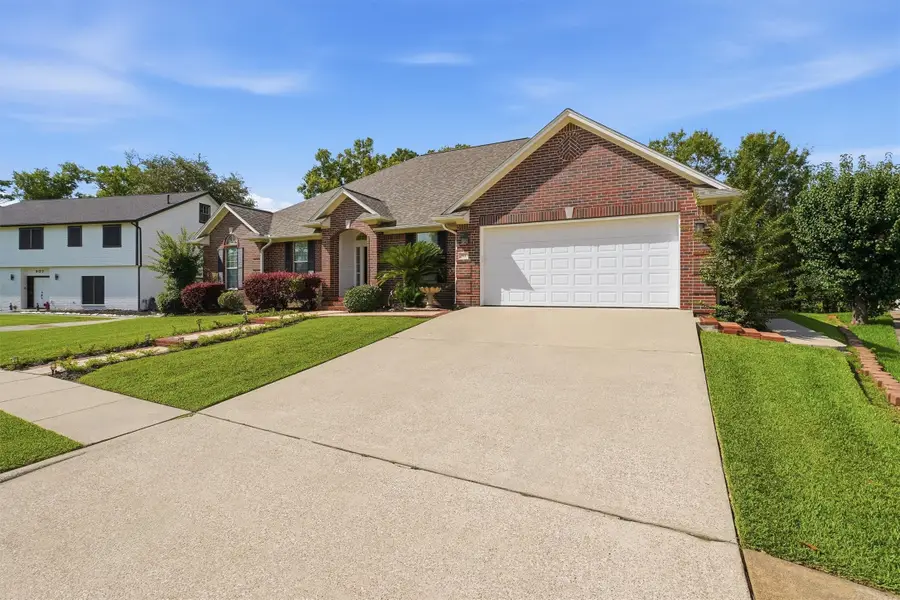 911 Oak Leaf Street, La Porte, TX 77571 - #2
