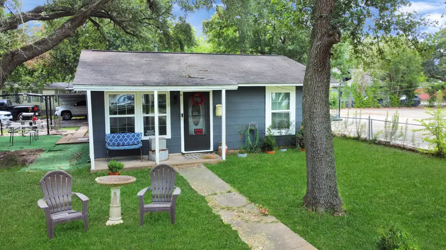 403 S Hill Street #L, Alvin, TX 77511 - Image #3
