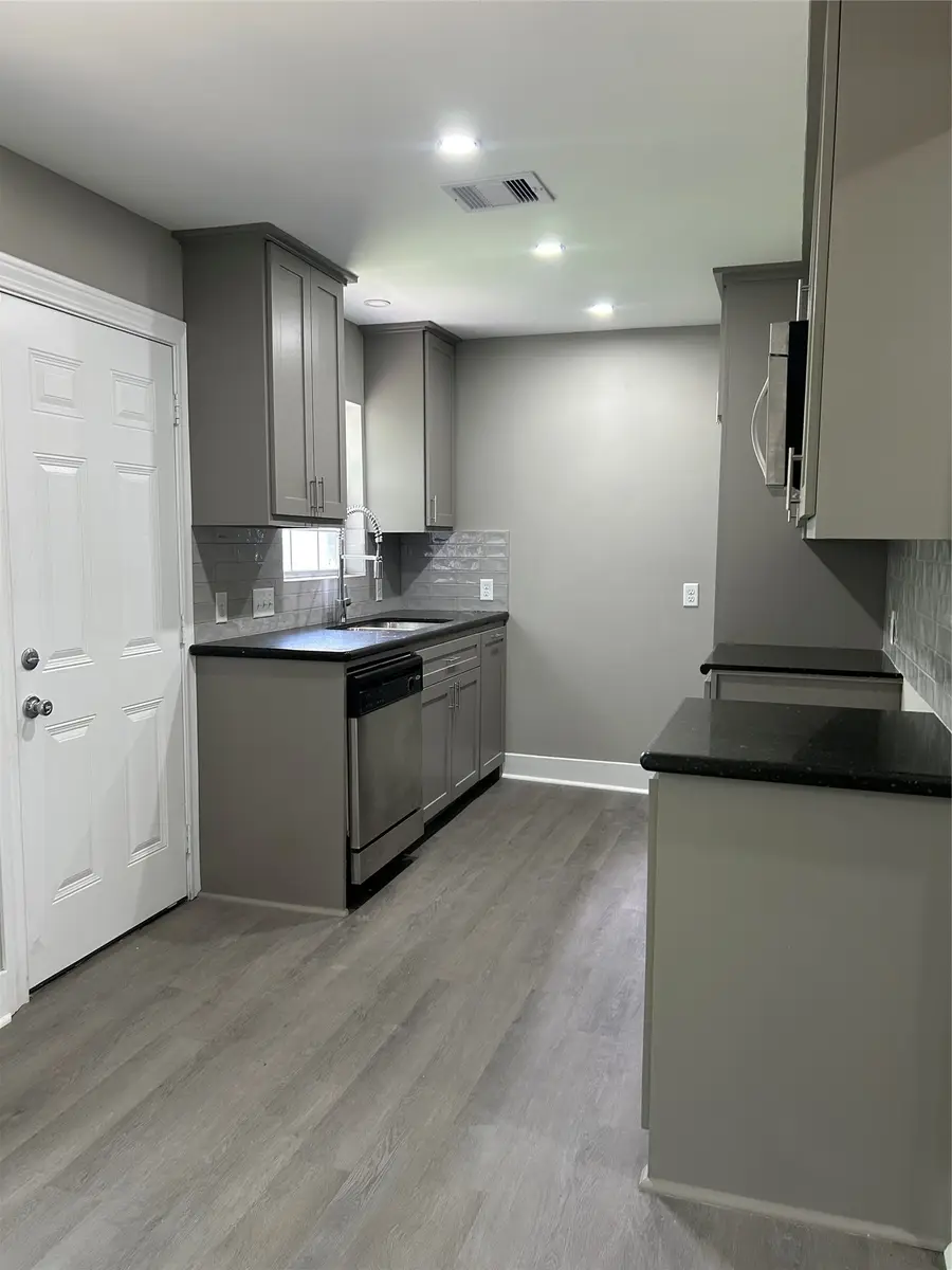 714 Morrell St, Baytown, TX 77520 - #2