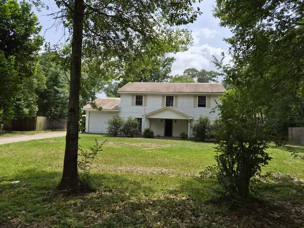 916 Brook Forest Drive, Conroe, TX 77385