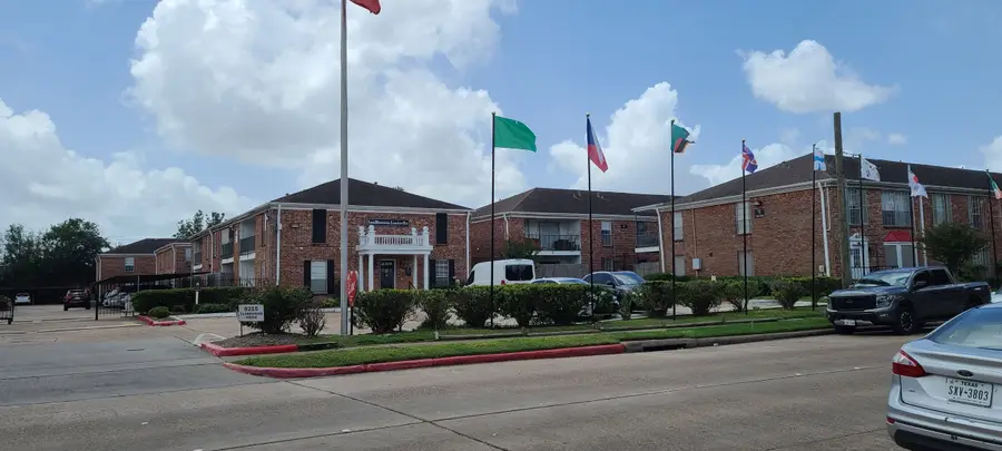 9201 Clarewood Drive #203, Houston, TX 77036 - Image #2