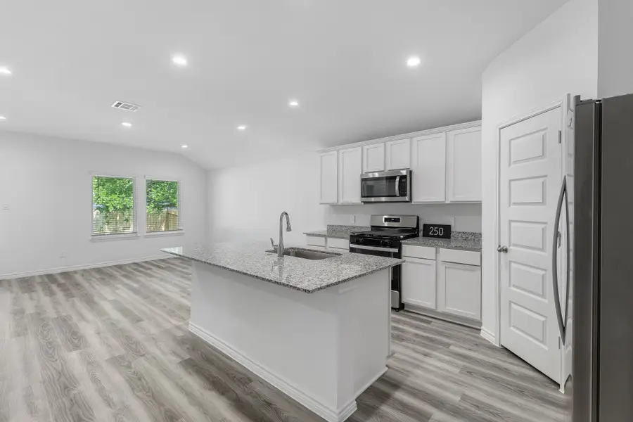 545 Hunter Grove Lane, China, TX 77613 - Image #2