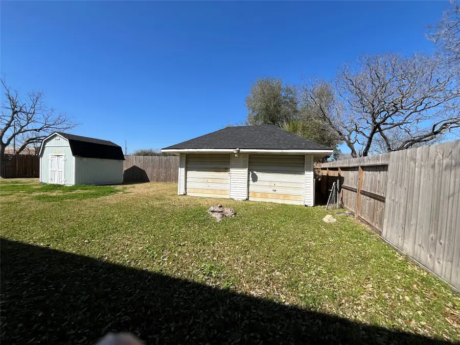 233 E Vaughn Lane, Deer Park, TX 77536 - #2