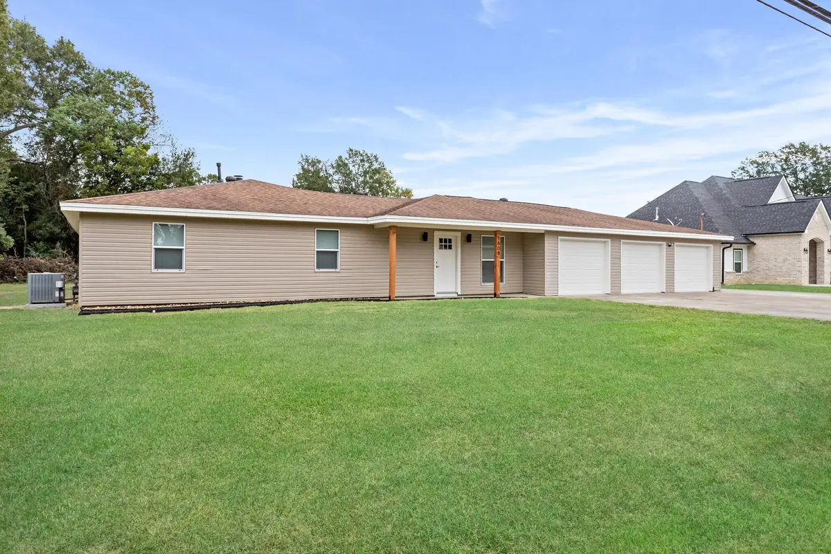 1608 27th Street, Nederland, TX 77627 - Image #1