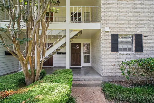 13022 Trail Hollow Drive #3022, Houston, TX 77079