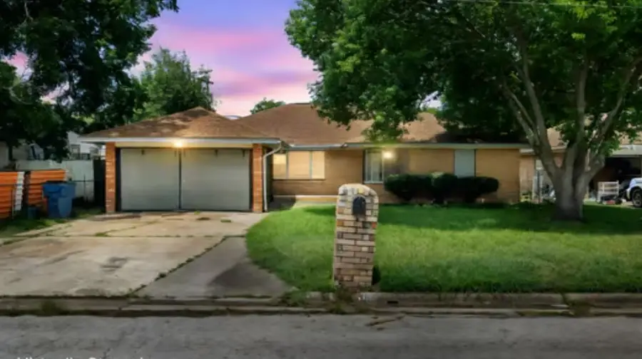 6026 Diamond Court, Texas City, TX 77591 - Image #2