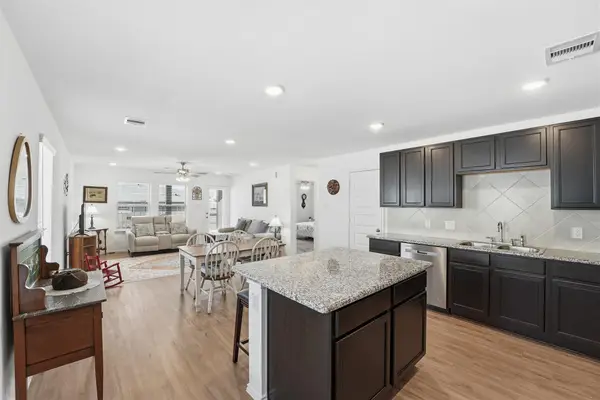 4535 Pinehurst Trace Drive, Pinehurst, TX 77362