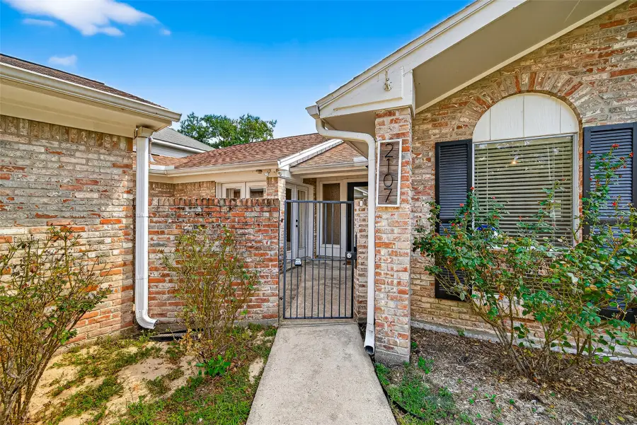2107 Briargreen Drive, Houston, TX 77077 - Image #2