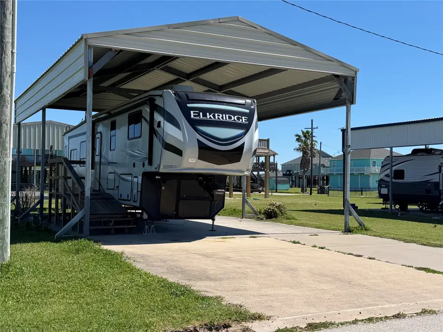 950 Clara Street, Crystal Beach, TX 77650 - #3