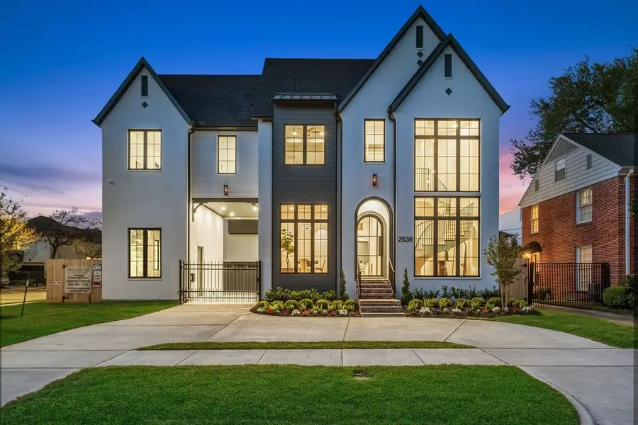 2538 Addison Road, Houston, TX 77030 - #2