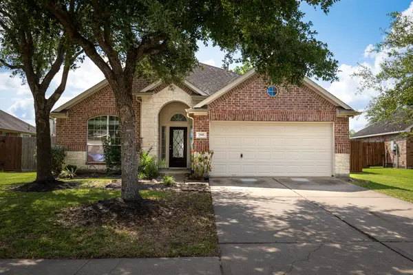 2505 Shady Falls Lane, Pearland, TX 77584