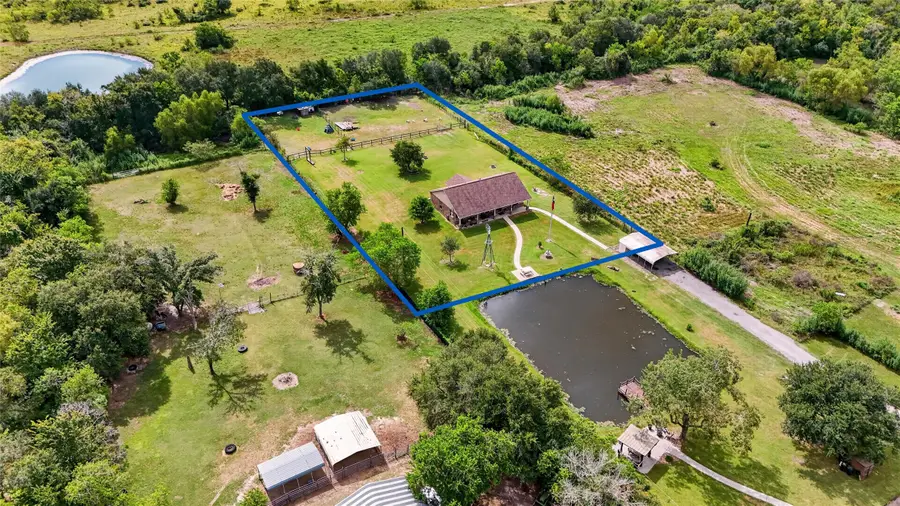 4933 1/2 Powers Ln, Alvin, TX 77511 - #2