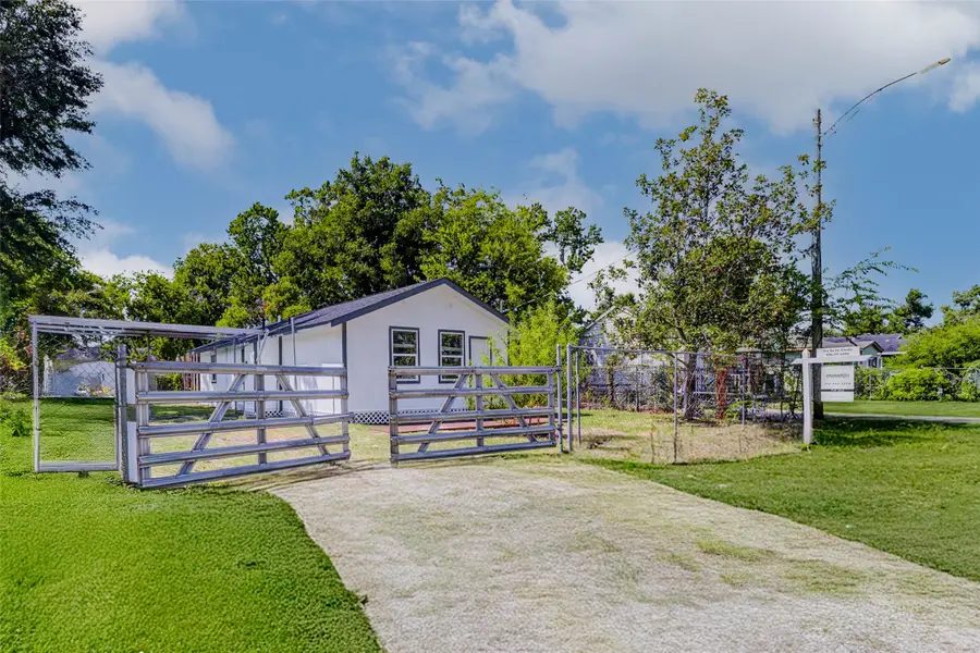 3414 Le Badie Street, Houston, TX 77026 - Image #2