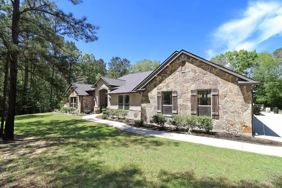 121 Red Hawk Rd Road, Huntsville, TX 77340 - #2