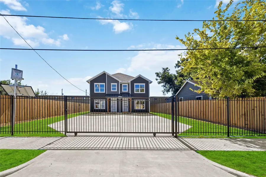 4624 Mayflower Street #A/B, Houston, TX 77033 - Image #3