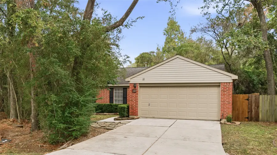11 Hasting Oak Court, The Woodlands, TX 77381 - Image #3