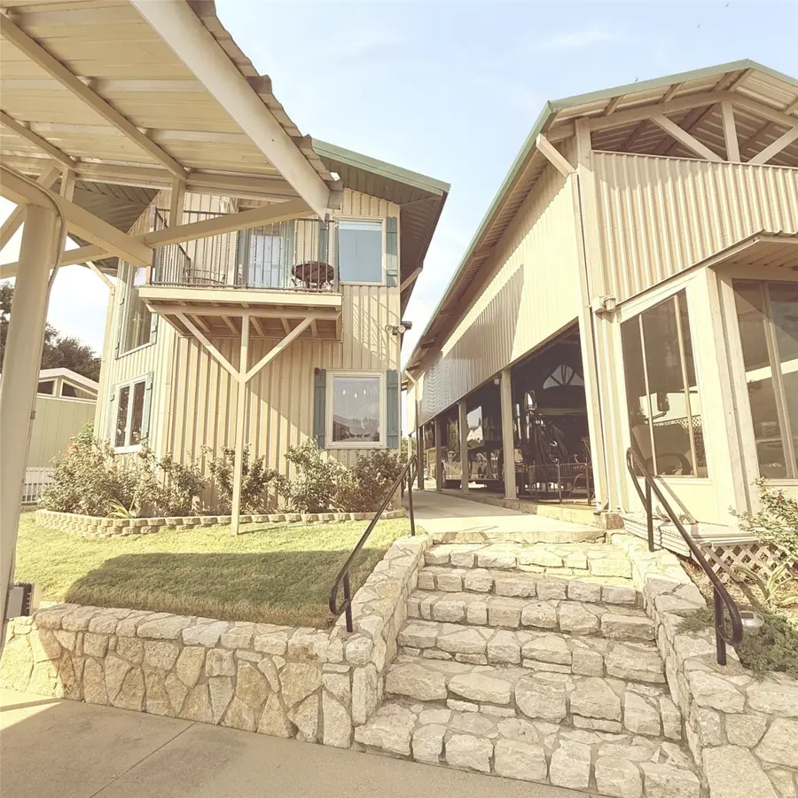 813 Brazos Harbor Circle, Granbury, TX 76048 - Image #3