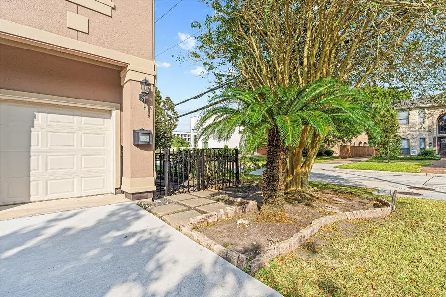 112 White Drive, Bellaire, TX 77401 - #3