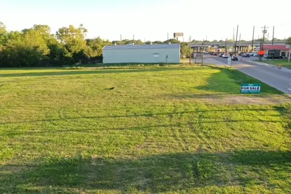 2225 Lake Road, La Marque, TX 77568