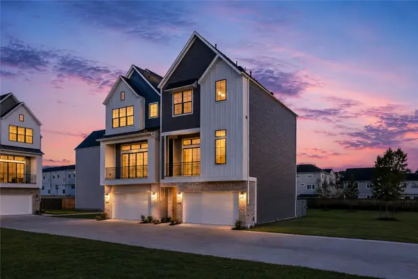 8720 Aquino Lane, Houston, TX 77055
