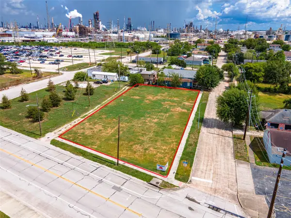 3304 Market Street, Baytown, TX 77520