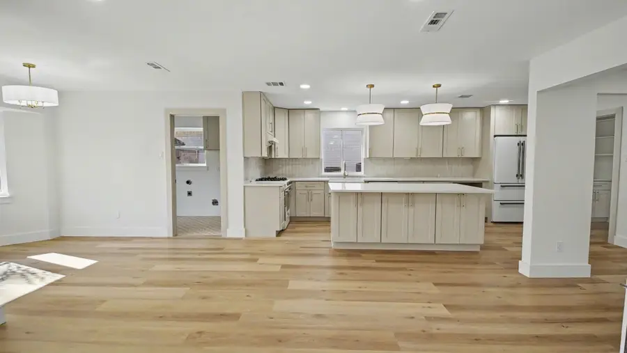 10627 Inwood Drive, Houston, TX 77042 - Image #2