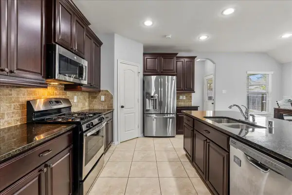 2903 Grants Harbour Lane, Dickinson, TX 77539