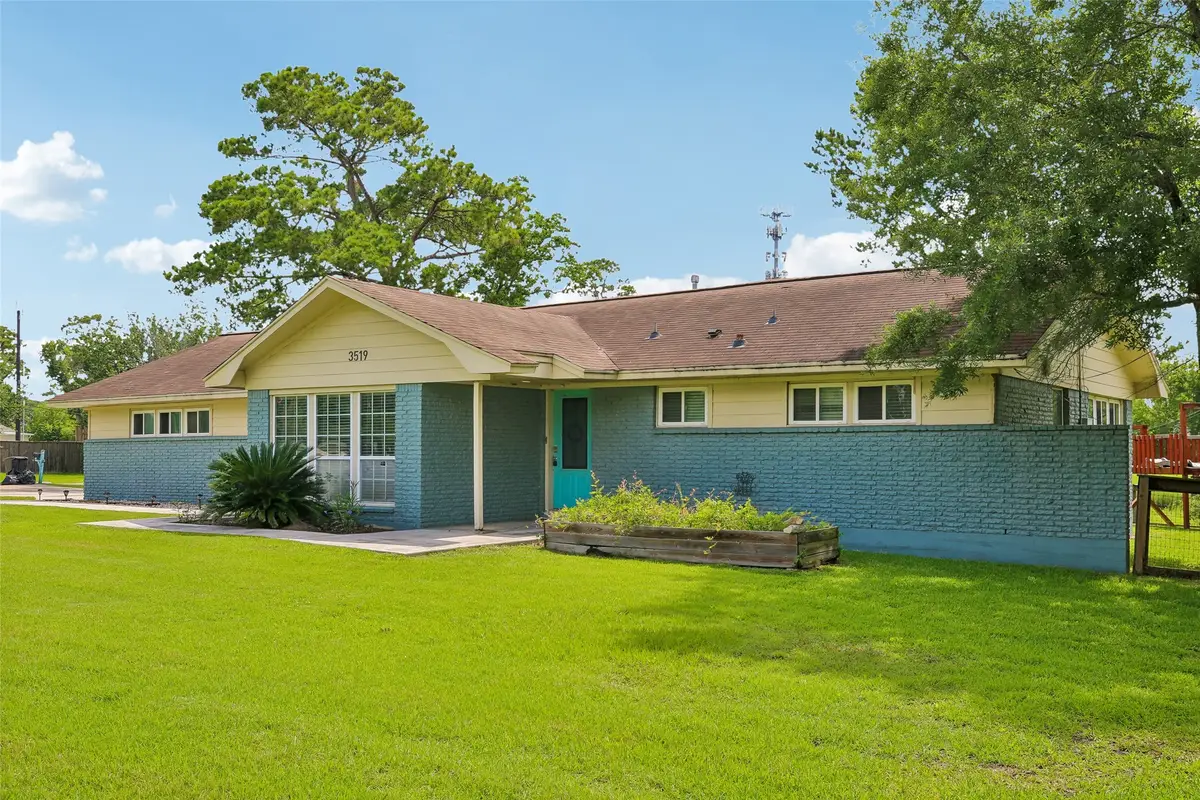 3519 Highway 146 S, Shoreacres, TX 77571 - #1