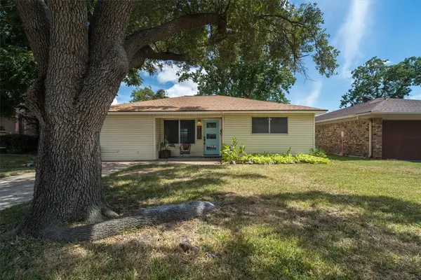 813 Dutch Street, Deer Park, TX 77536