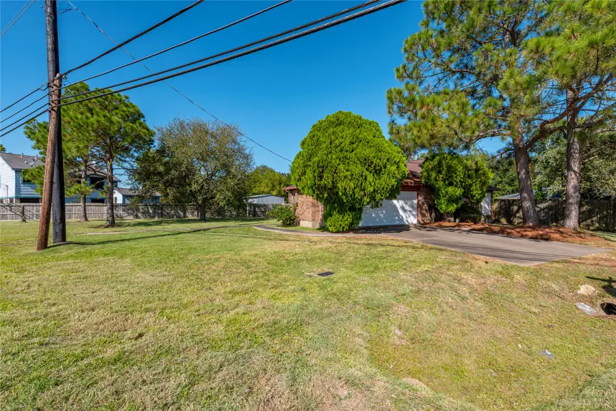 328 S Oak Street, Texas City, TX 77591 - Image #2